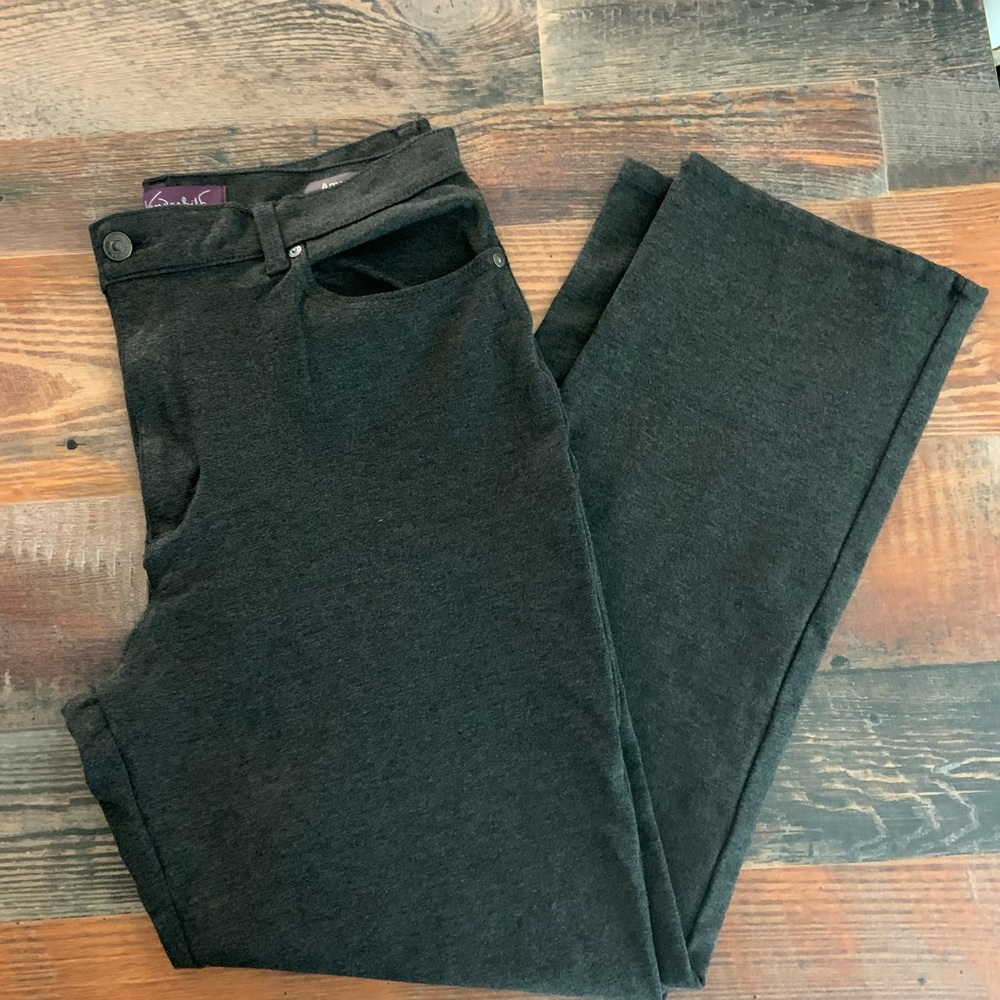🎉 5/$10 Size 14 Average women’s pants